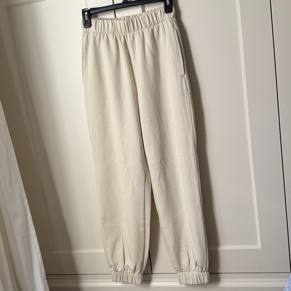 GAP Ivory High Rise VintageSoft Relaxed Joggers NWOT